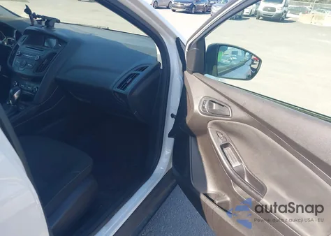 2016 Ford Focus S z USA, uszkodzony, nr VIN 1FADP3E23GL356692